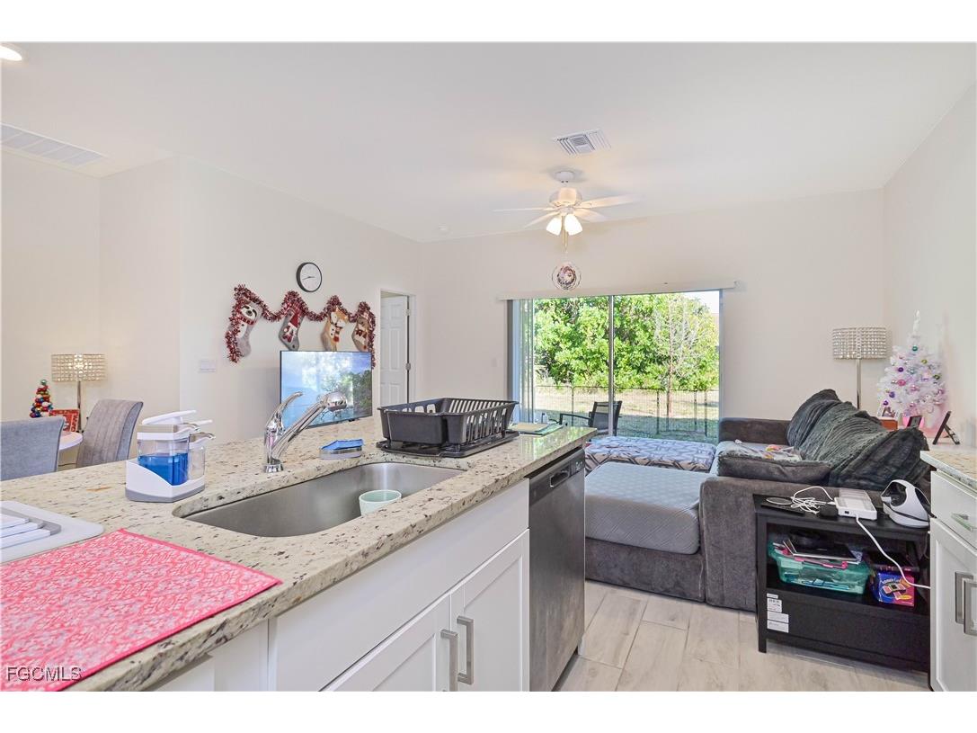 603 & 605 SE 23rd Place Cape Coral FL 33990 2025023451 image23