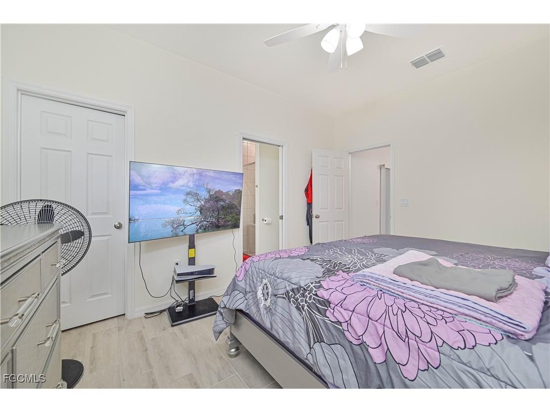 603 & 605 SE 23rd Place Cape Coral FL 33990 2025023451 image29