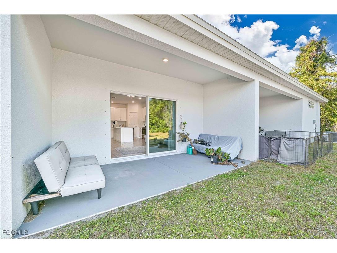 603 & 605 SE 23rd Place Cape Coral FL 33990 2025023451 image3