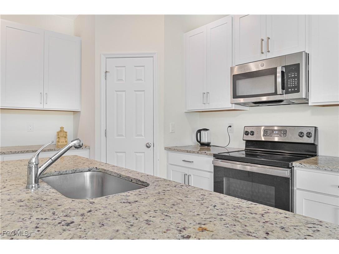 603 & 605 SE 23rd Place Cape Coral FL 33990 2025023451 image8