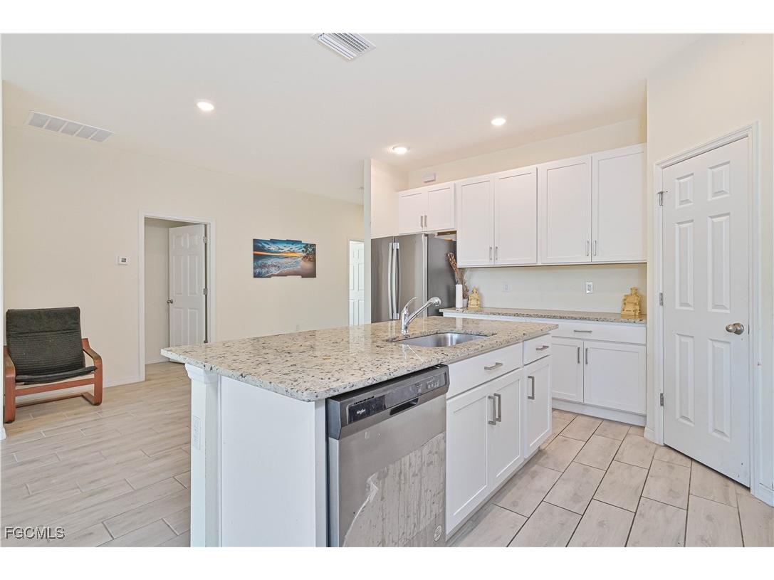 603 & 605 SE 23rd Place Cape Coral FL 33990 2025023451 image9