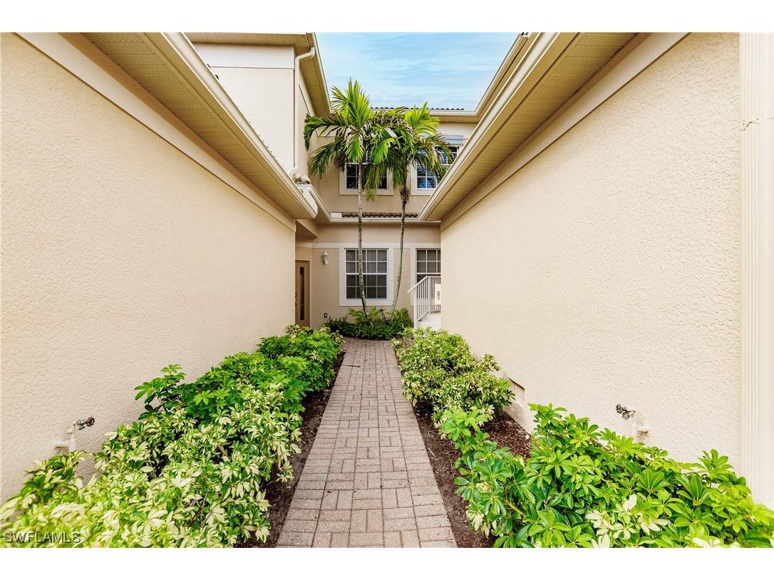 6030 Jonathans Bay Circle #302 Fort Myers FL 33908 223067365 image1