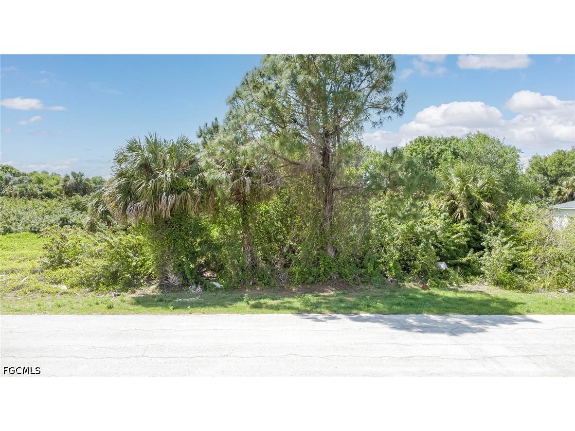 6035-6037 Latimer Avenue Fort Myers FL 33905 2026015026 image2