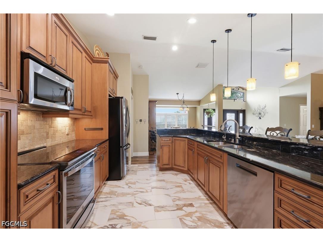 6037 Birnam Wood Lane Fort Myers FL 33908 2026028462 image13