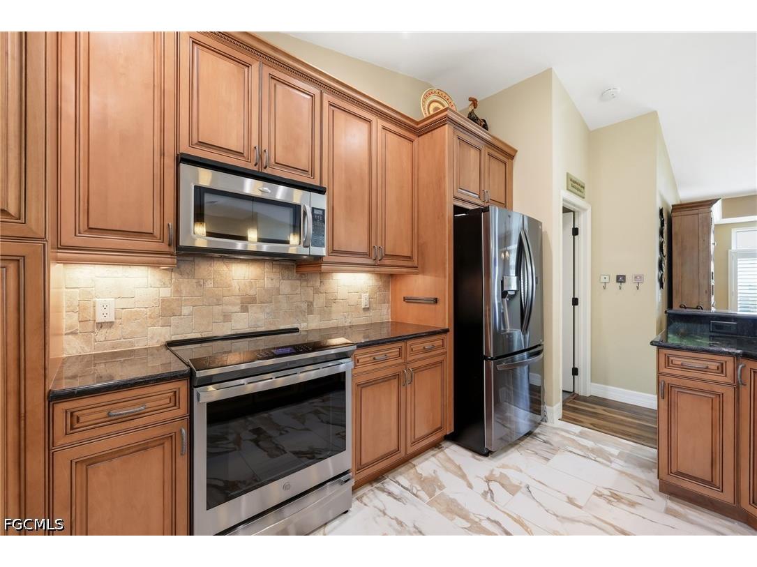 6037 Birnam Wood Lane Fort Myers FL 33908 2026028462 image14