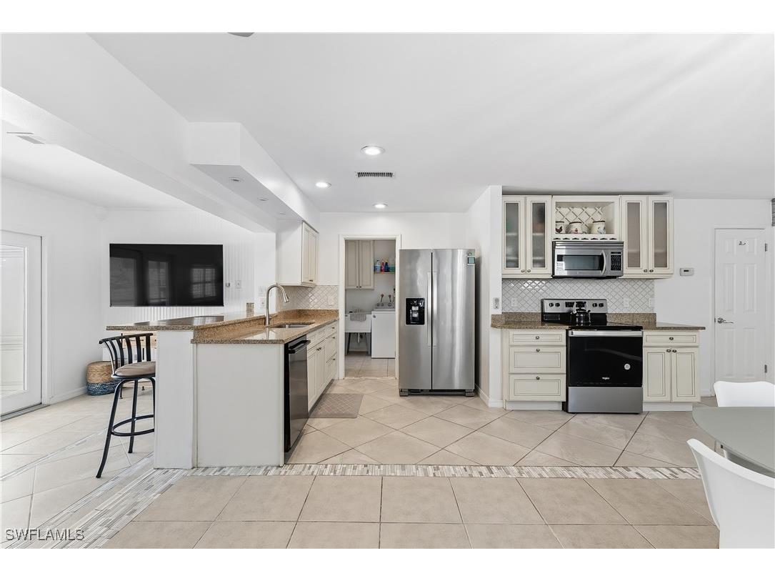 604 110th Avenue N Naples FL 34108 225080463 image8