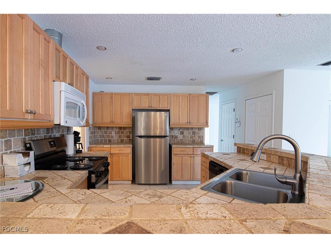 604 SW 20th Terrace Cape Coral FL 33991 2026008197 image5