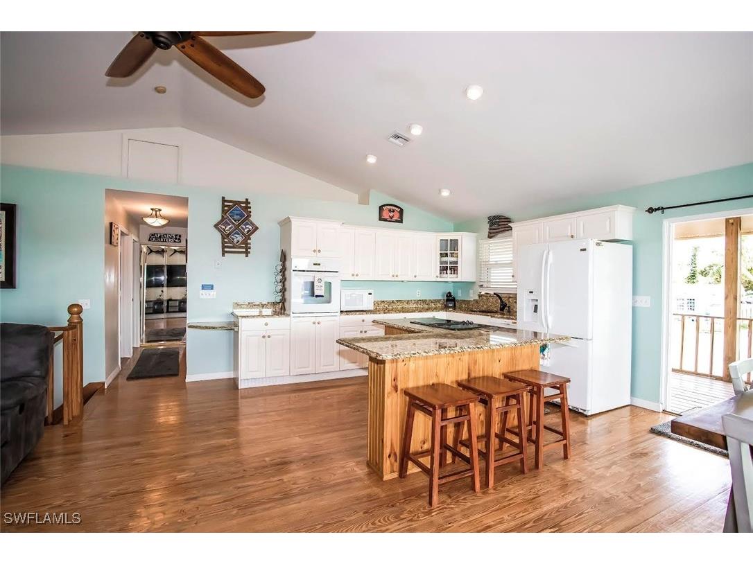 604 Sunset Court Goodland FL 34140 225079746 image5