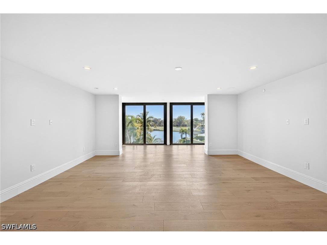 6040 Pelican Bay Boulevard #303D Naples FL 34108 226012977 image2