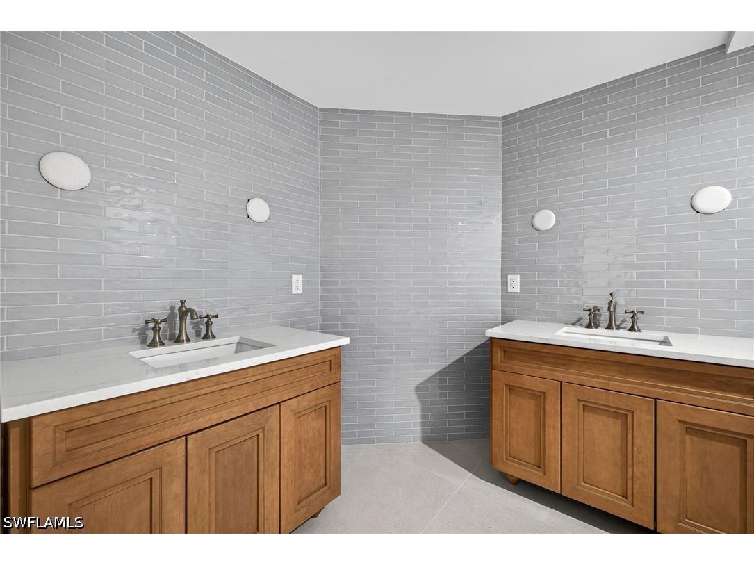 6040 Pelican Bay Boulevard #303D Naples FL 34108 226012977 image22