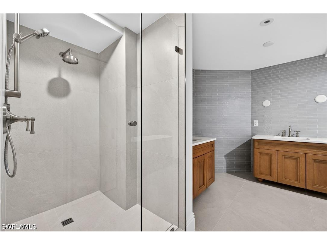 6040 Pelican Bay Boulevard #303D Naples FL 34108 226012977 image26