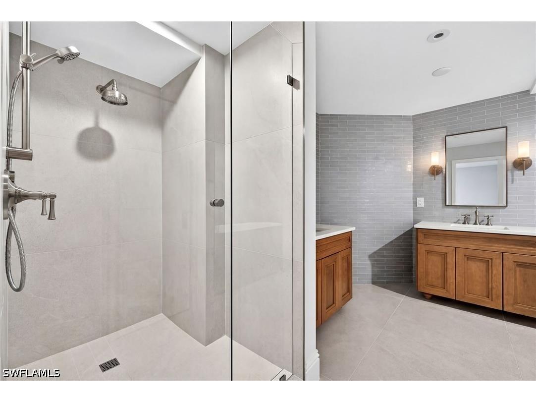6040 Pelican Bay Boulevard #303D Naples FL 34108 226012977 image27