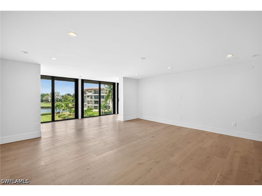 6040 Pelican Bay Boulevard #303D Naples FL 34108 226012977 image4