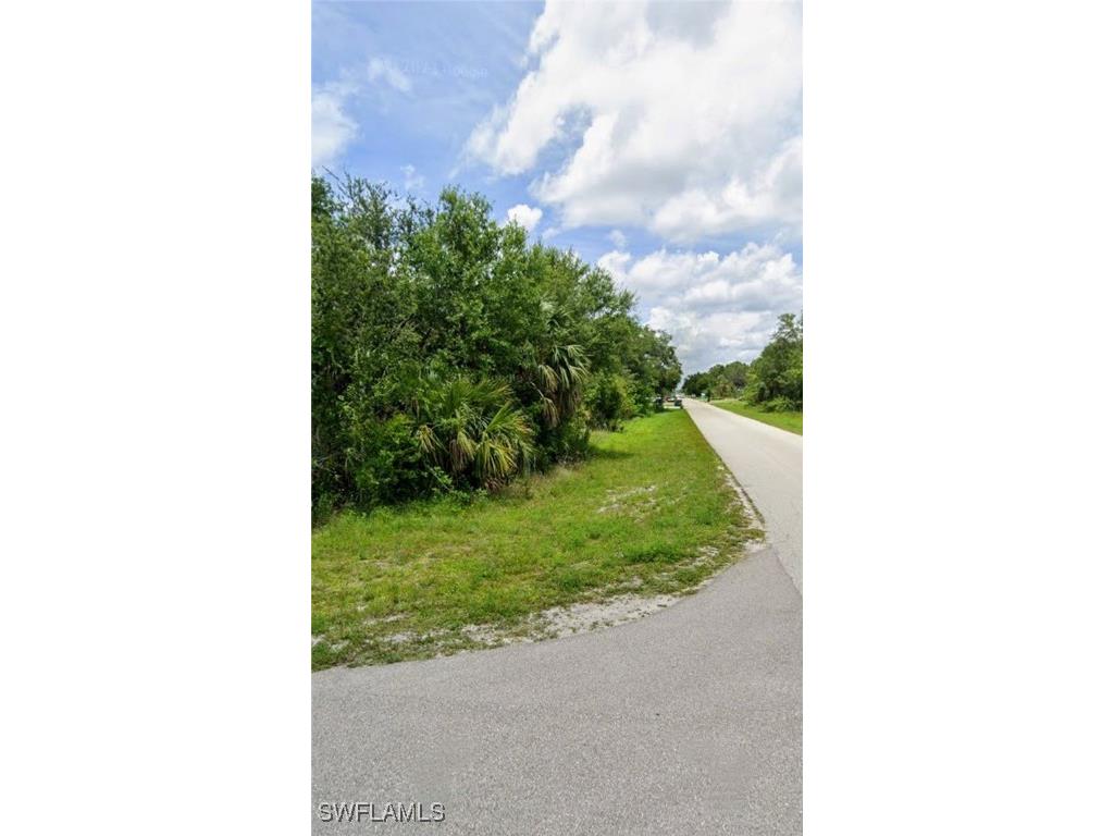 6045 Laurelwood Drive Fort Myers FL 33905 224096078 image1