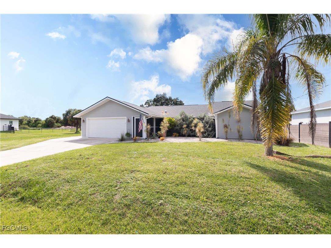 6047 Tabor Avenue Fort Myers FL 33905 2025012515 image1