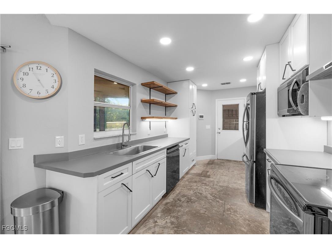 6049 Stratton Road Fort Myers FL 33905 2025020759 image12