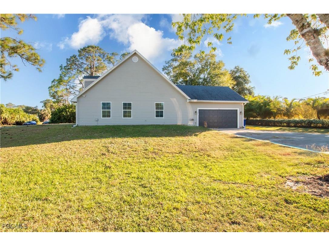 6049 Stratton Road Fort Myers FL 33905 2025020759 image4