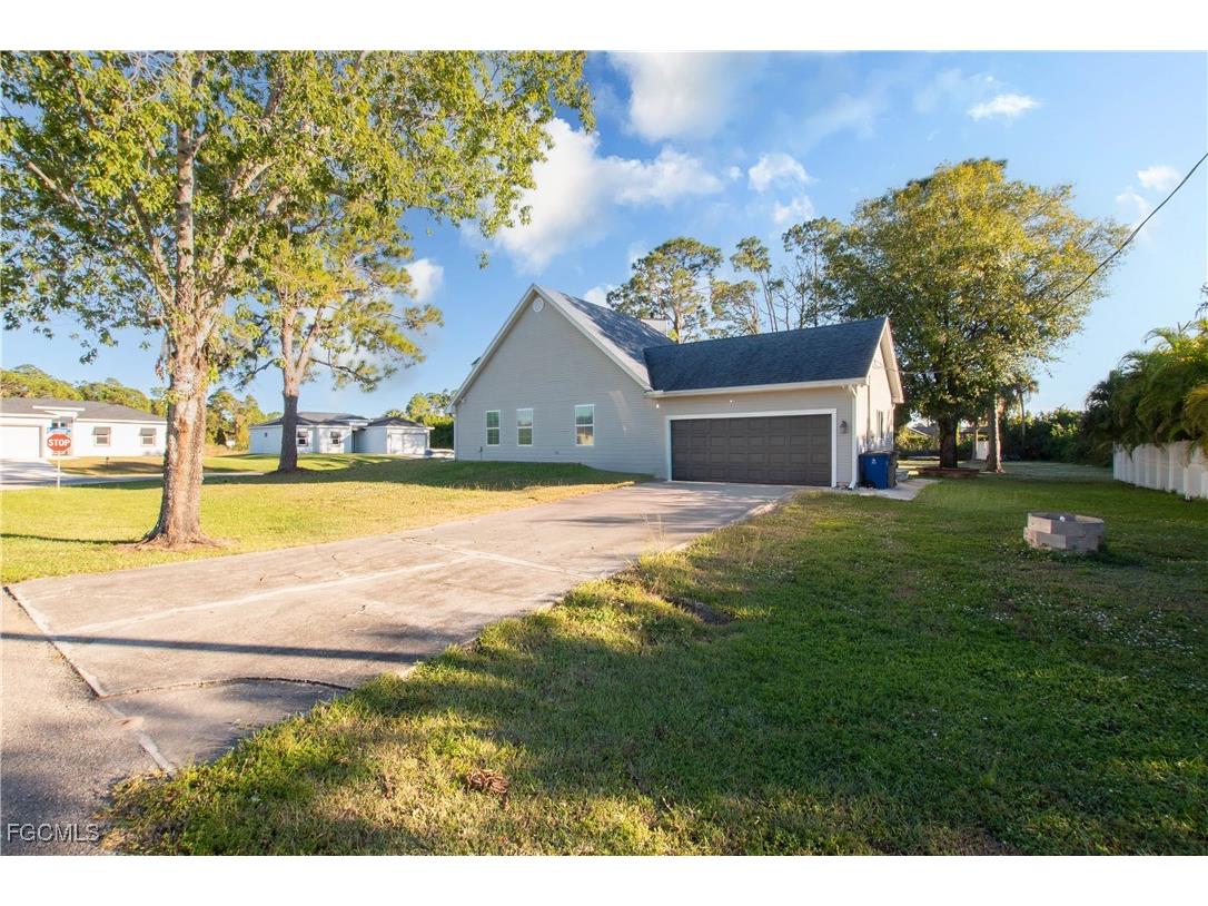 6049 Stratton Road Fort Myers FL 33905 2025020759 image5