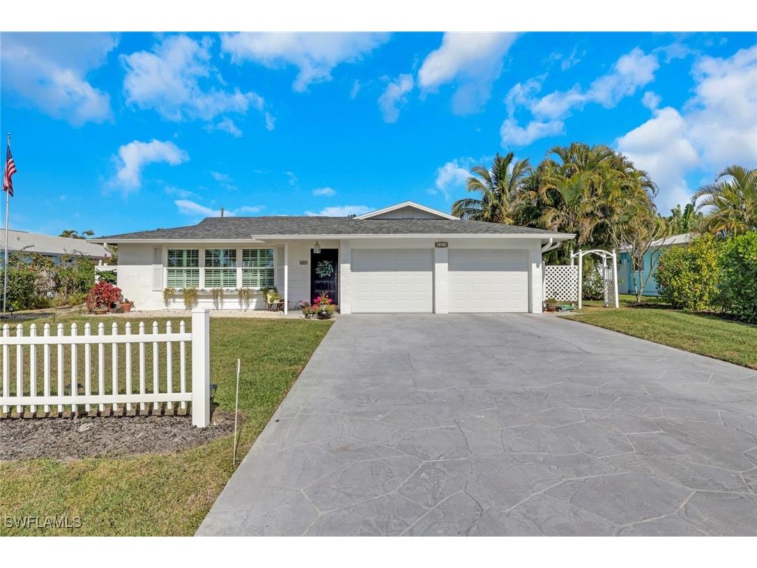 605 101st Avenue N Naples FL 34108 226005639 image1