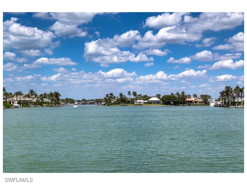 605 Admiralty Parade W Naples FL 34102 225030855 image1