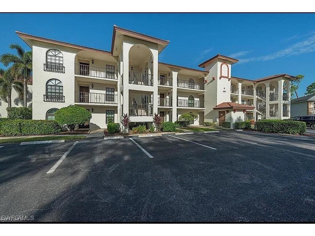 605 Augusta Boulevard #605-4 Naples FL 34113 225002103 image1