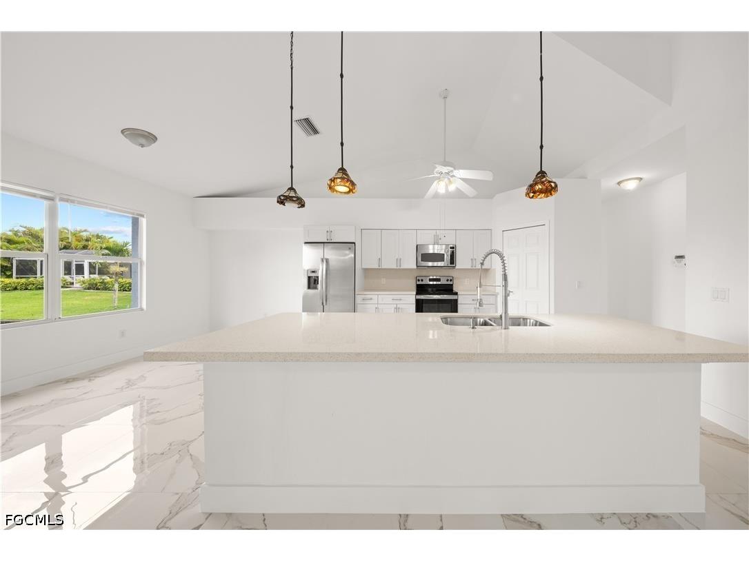 605 SE 23rd Avenue Cape Coral FL 33990 2026016322 image1