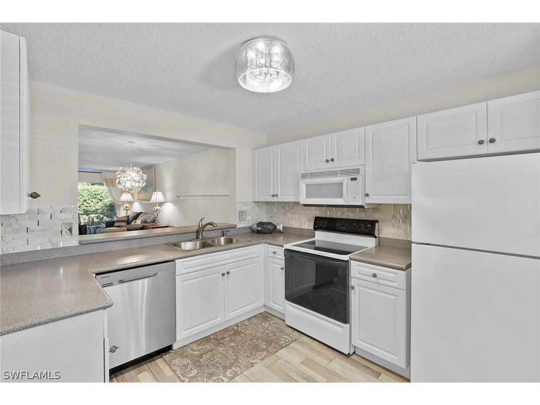 605 Squire Circle #103 Naples FL 34104 226007770 image11