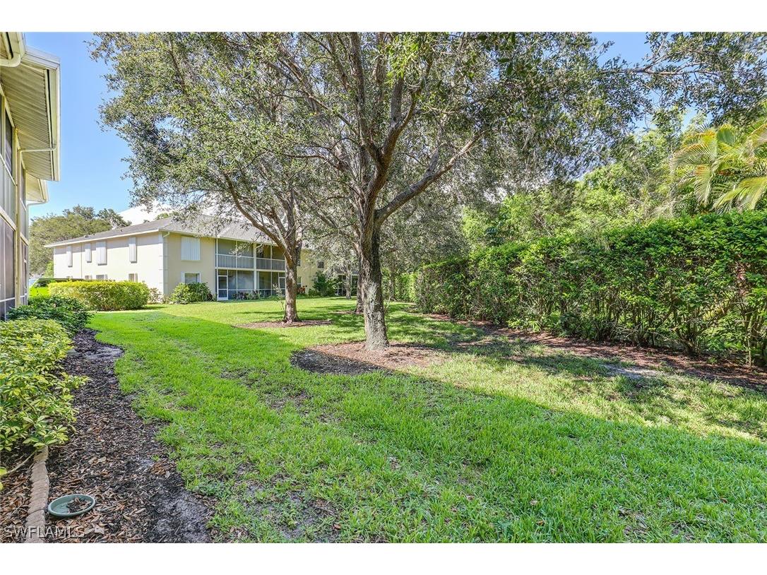 605 Squire Circle #103 Naples FL 34104 226007770 image19