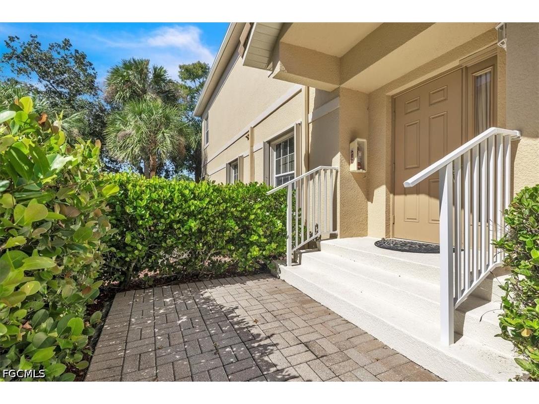 6050 Jonathans Bay Circle #102 Fort Myers FL 33908 2026021127 image3
