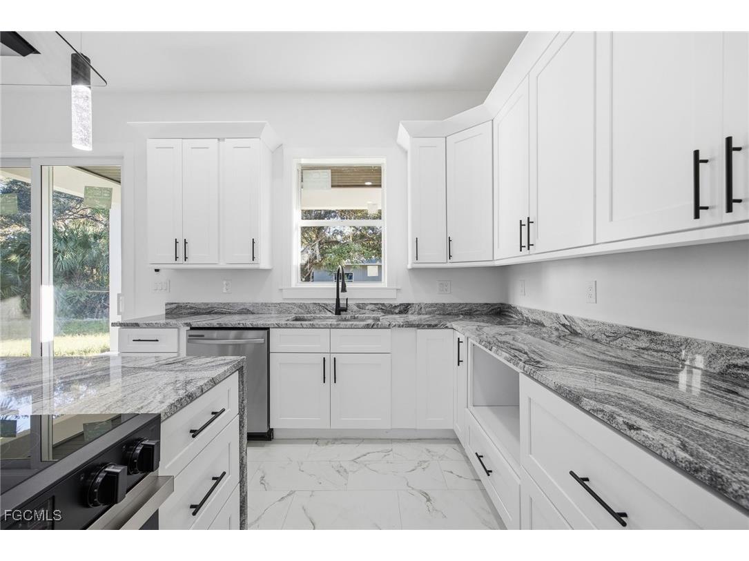 6050 N Moss Circle Labelle FL 33935 2025023920 image12