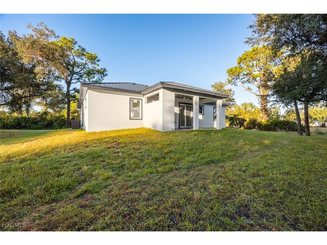 6050 N Moss Circle Labelle FL 33935 2025023920 image29