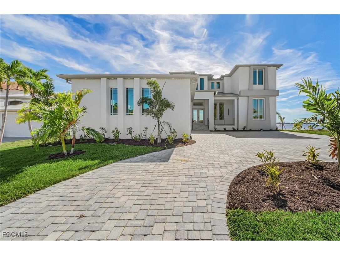 606 Coral Drive Cape Coral FL 33904 2026002572 image1