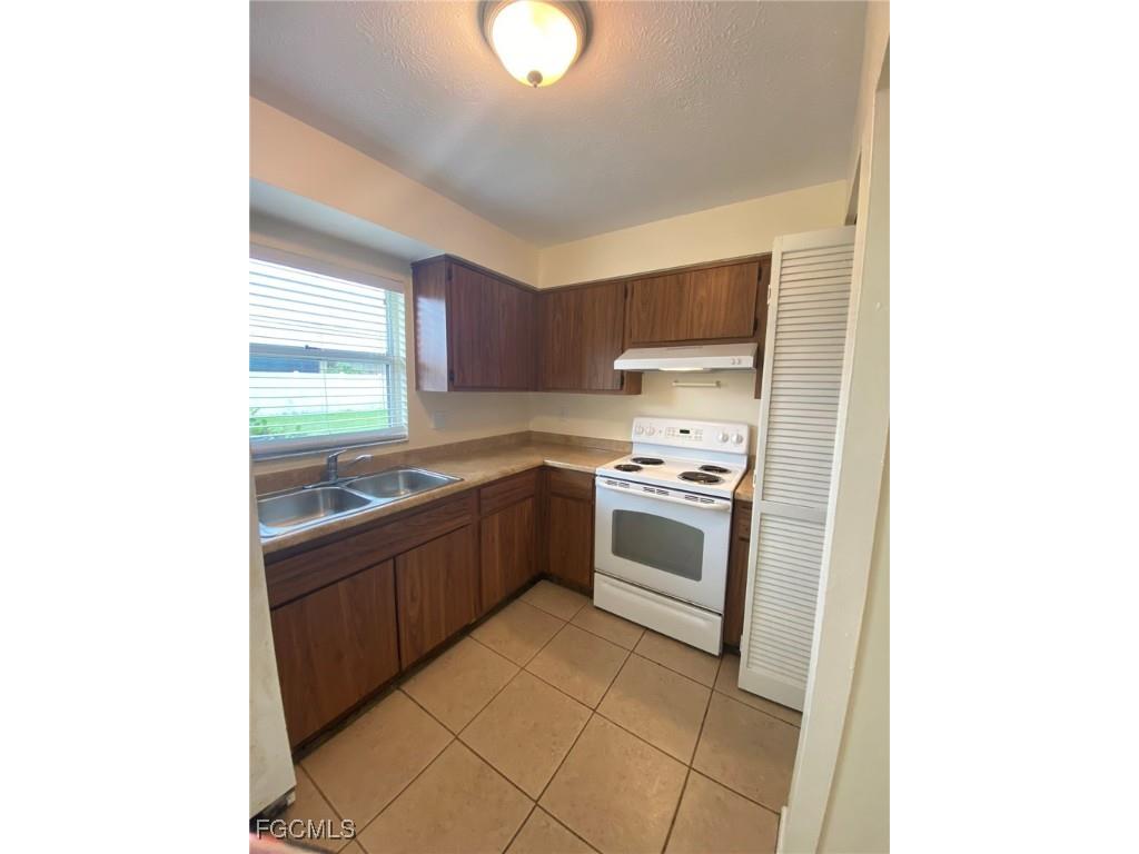 606 Hancock Bridge Parkway Cape Coral FL 33990 2025006828 image10