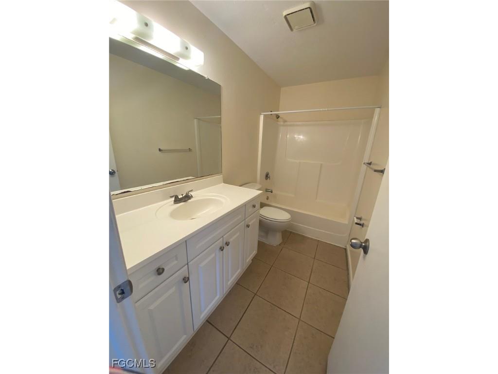 606 Hancock Bridge Parkway Cape Coral FL 33990 2025006828 image13