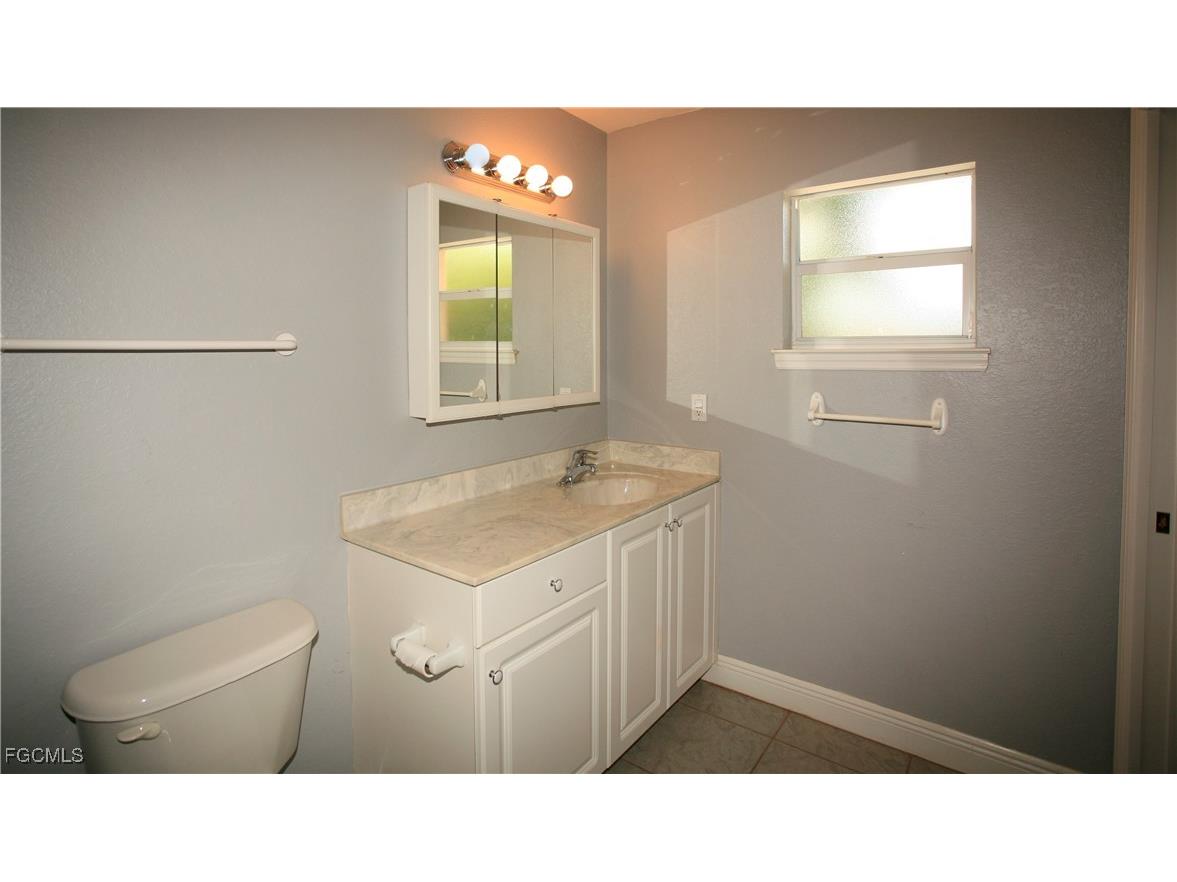 606 SE 6th Terrace Cape Coral FL 33990 2025024273 image17