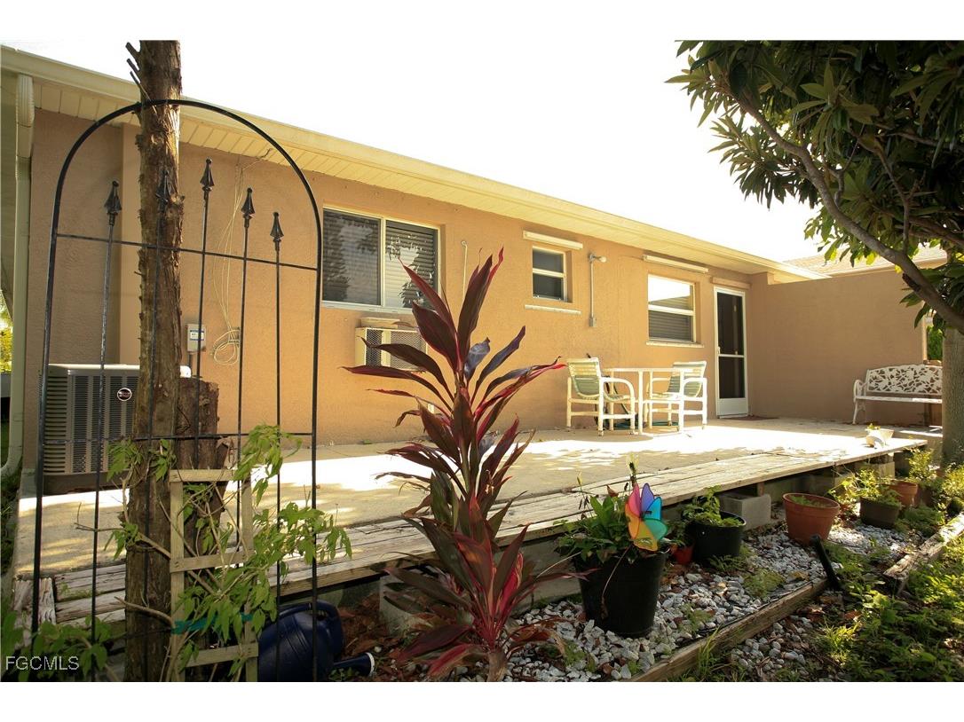 606 SE 6th Terrace Cape Coral FL 33990 2025024273 image20