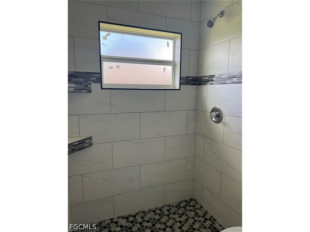 6064 Laurelwood Drive Fort Myers FL 33905 2026026676 image9