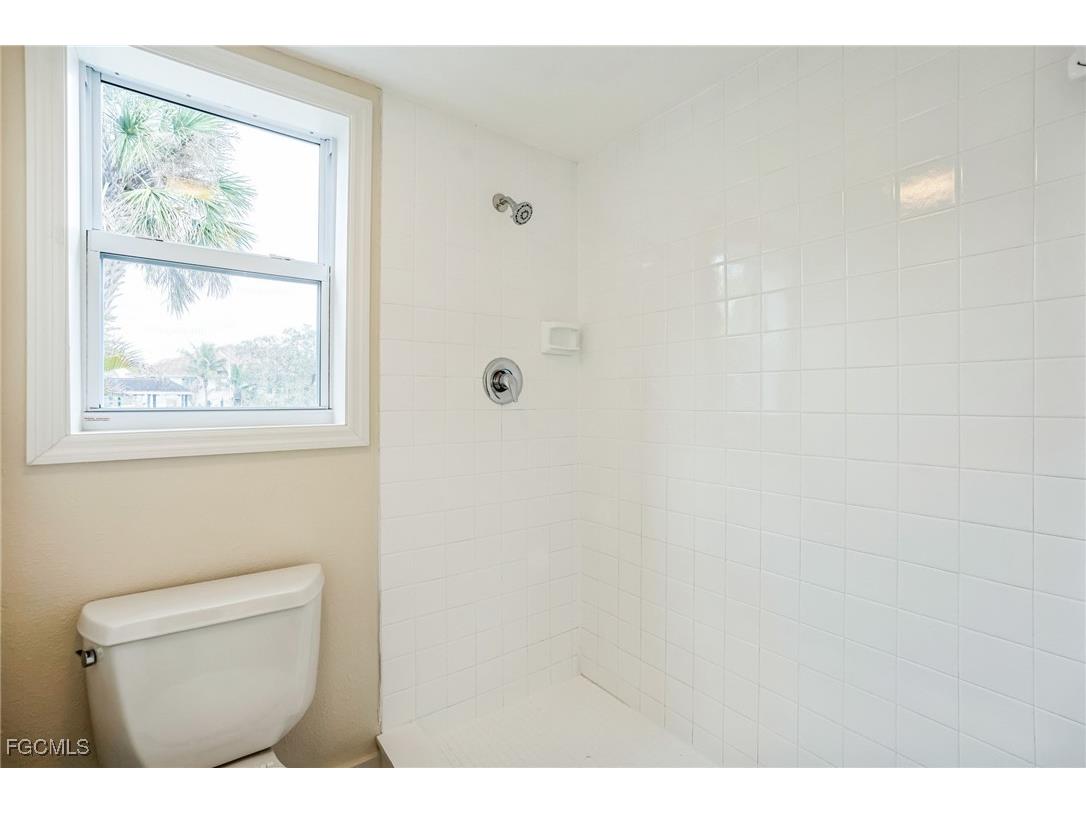 6064 Park Road Fort Myers FL 33908 2025014100 image11