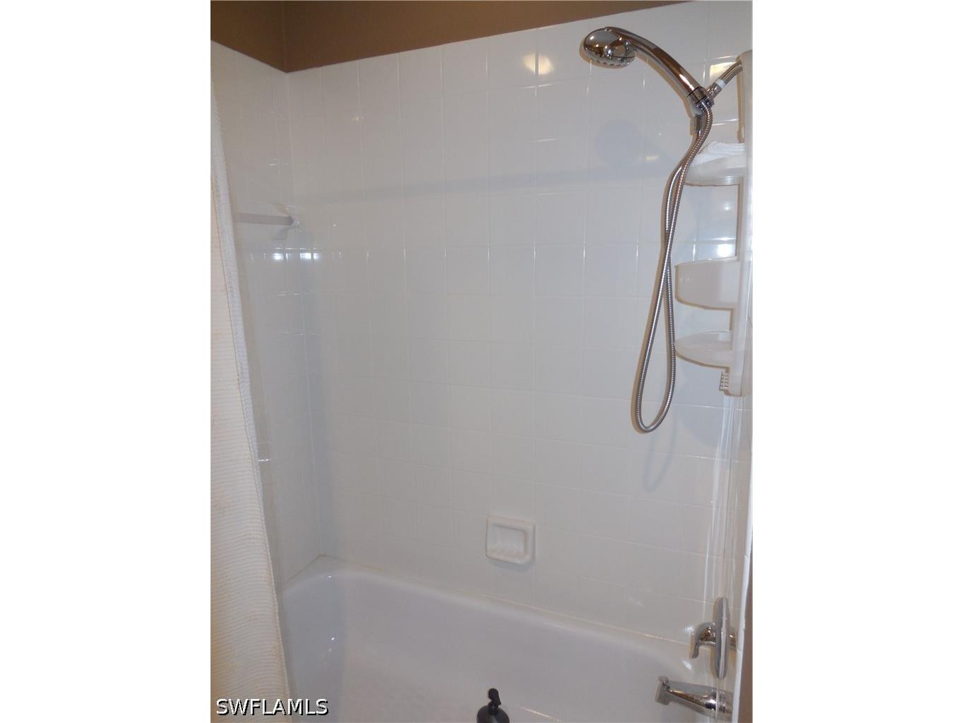 6069 Islandwalk Boulevard Naples FL 34119 226018096 image21