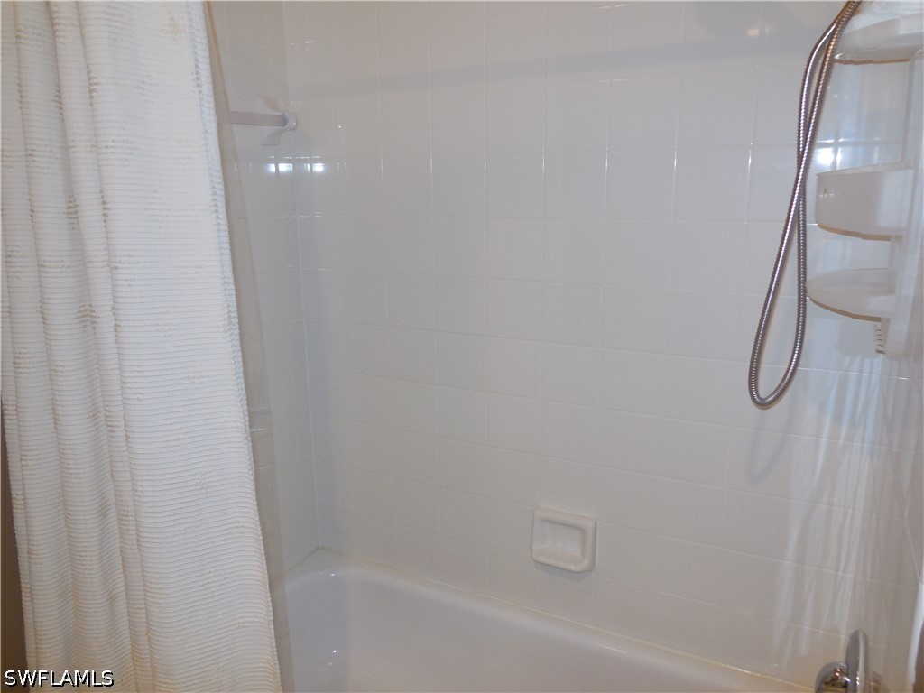 6069 Islandwalk Boulevard Naples FL 34119 226018096 image22