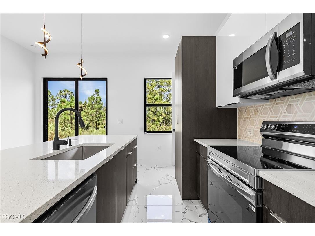 607 E 8th Street Lehigh Acres FL 33972 2025003800 image11