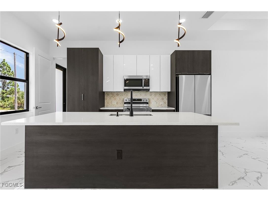 607 E 8th Street Lehigh Acres FL 33972 2025003800 image12