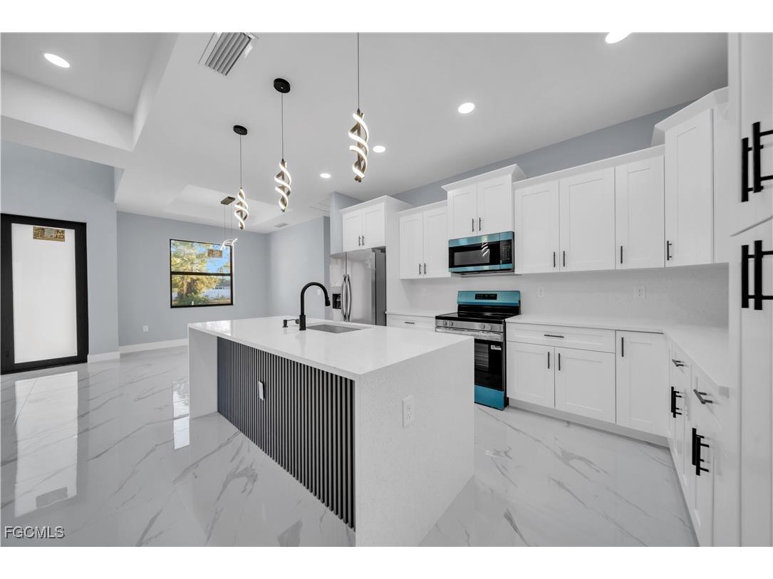 607 Hutton Street Lehigh Acres FL 33974 2025004298 image10