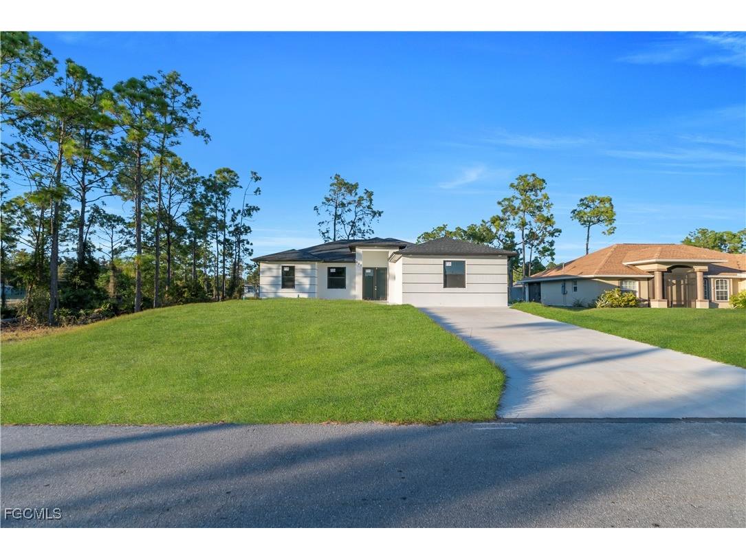 607 Hutton Street Lehigh Acres FL 33974 2025004298 image5