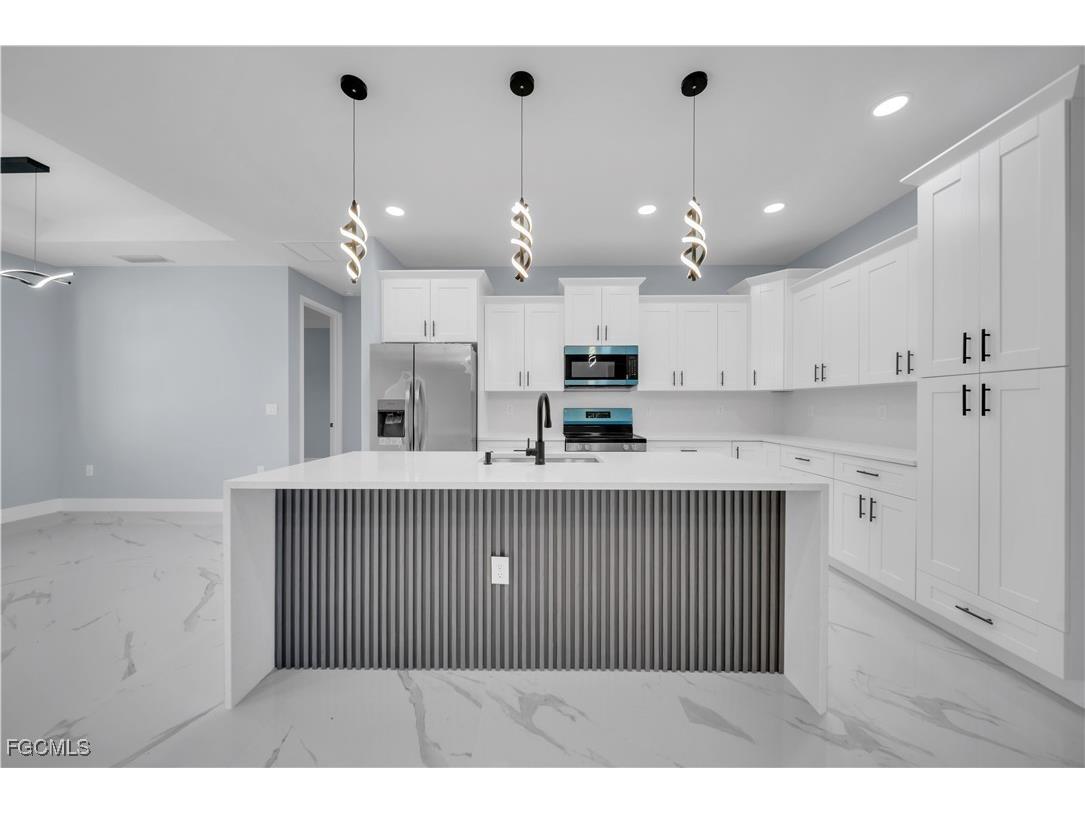 607 Hutton Street Lehigh Acres FL 33974 2025004298 image9