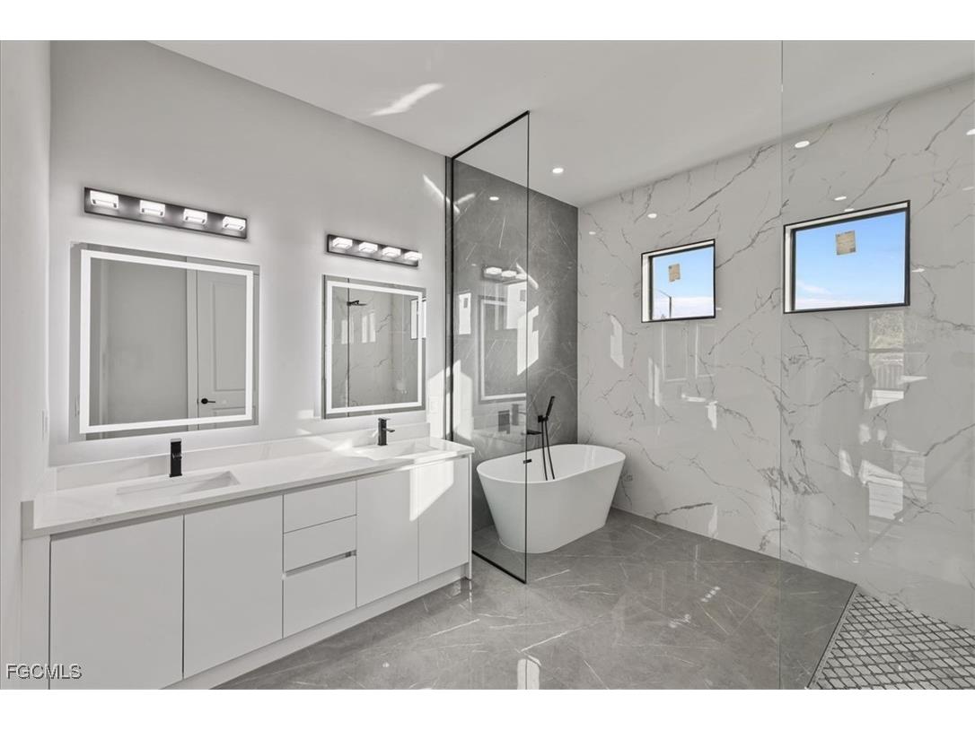 607 NW 7th Street Cape Coral FL 33993 2025025351 image16