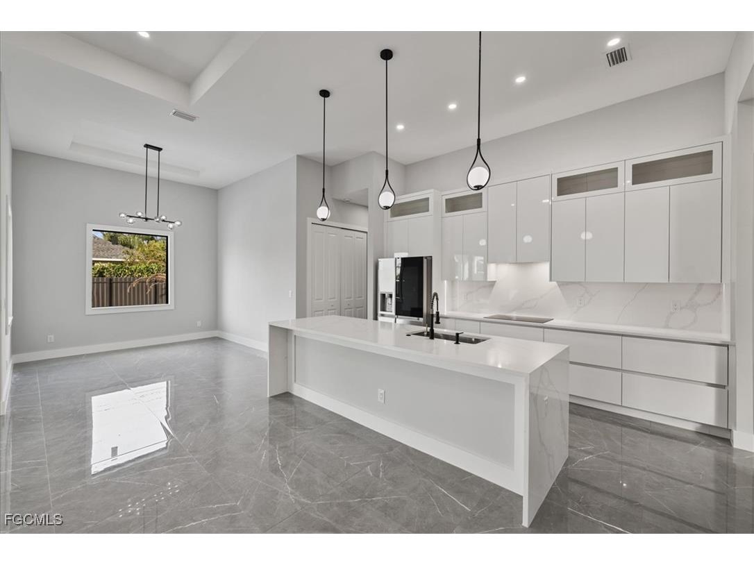 607 NW 7th Street Cape Coral FL 33993 2025025351 image7