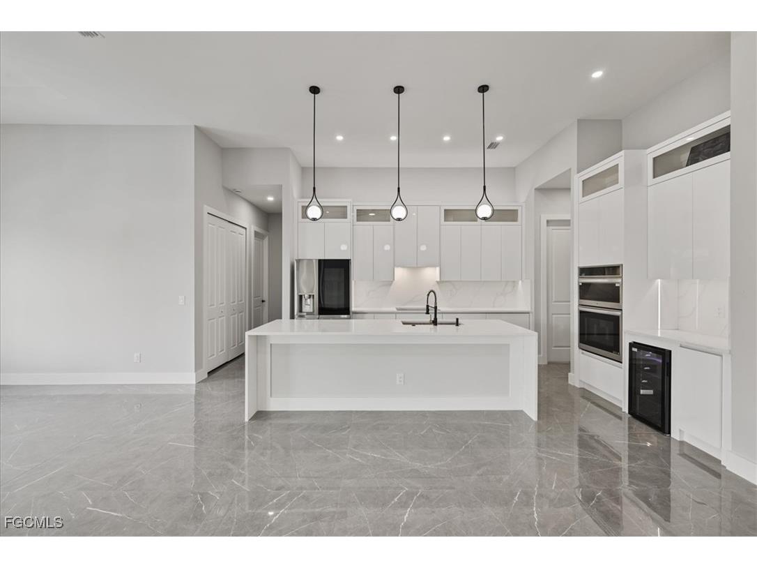 607 NW 7th Street Cape Coral FL 33993 2025025351 image8