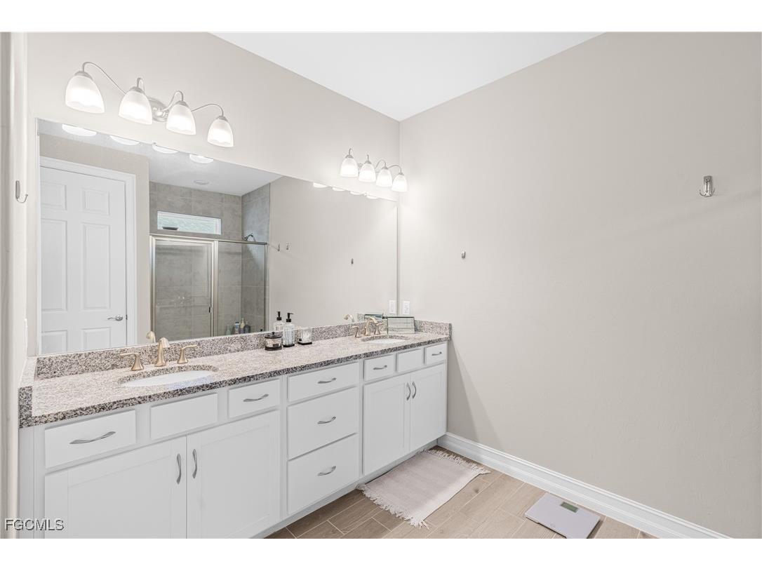 607 Parkshore Lake Avenue Cape Coral FL 33993 2025018778 image17