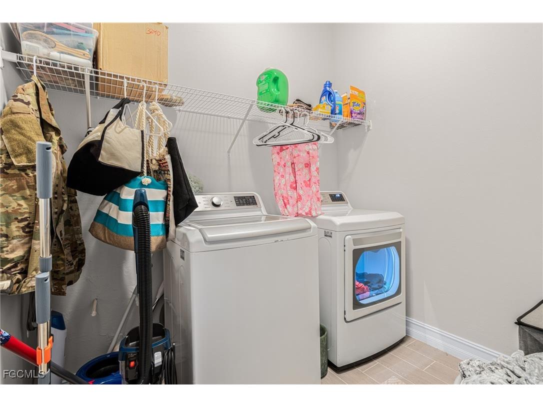 607 Parkshore Lake Avenue Cape Coral FL 33993 2025018778 image18